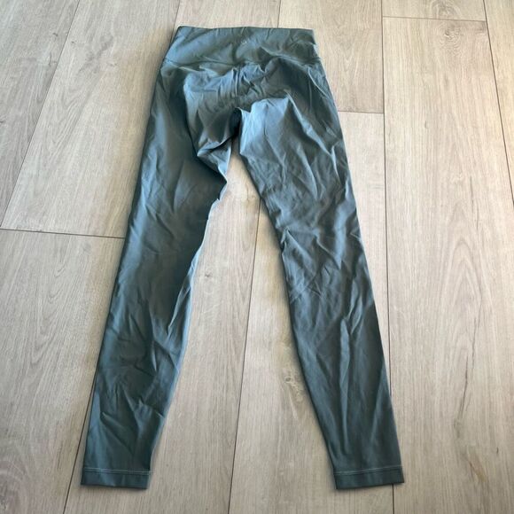 Lululemon women’s leggings size 6 - Picture 2 of 6